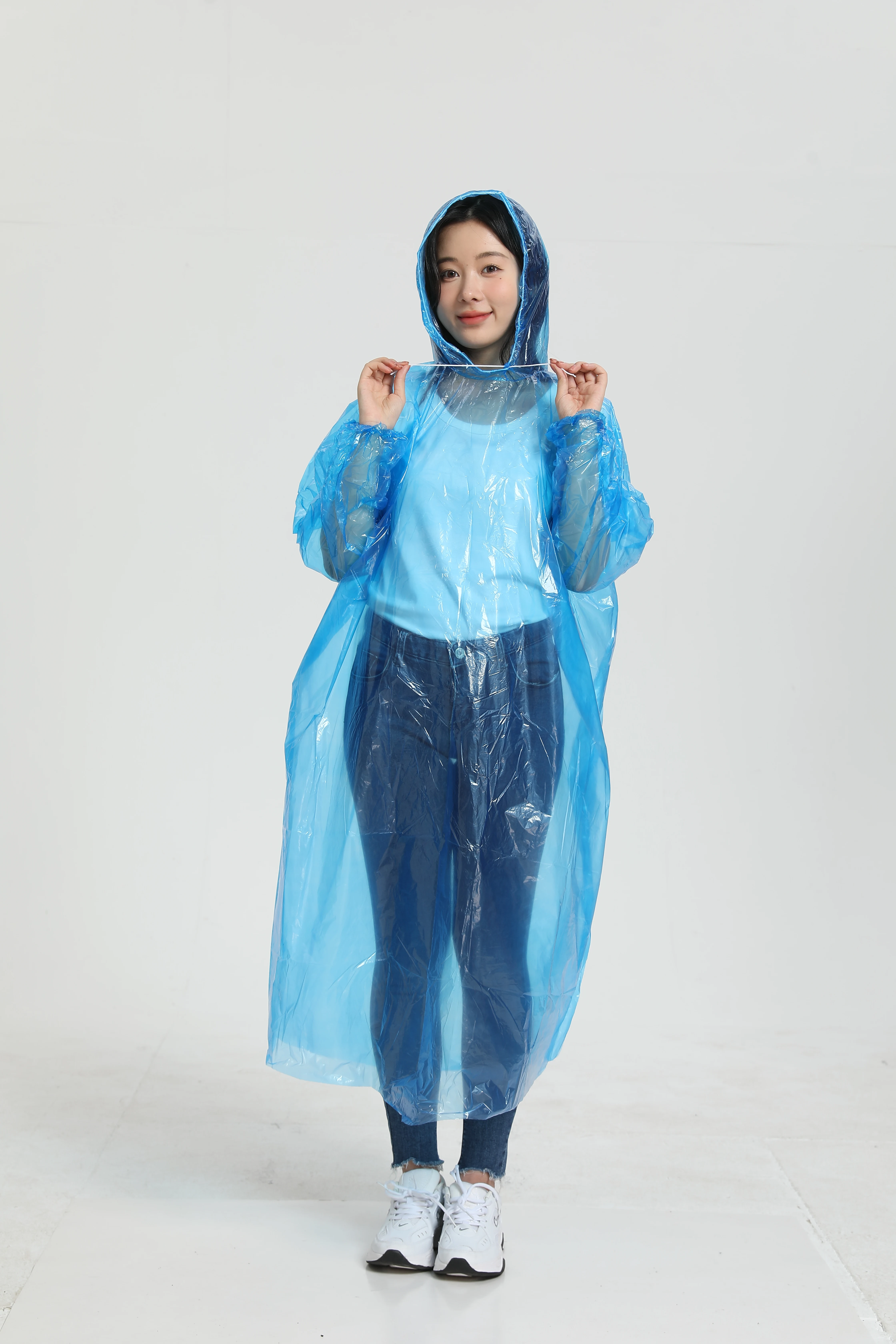 hot selling outdoor waterproof raincoat pe disposable raincoat for walking