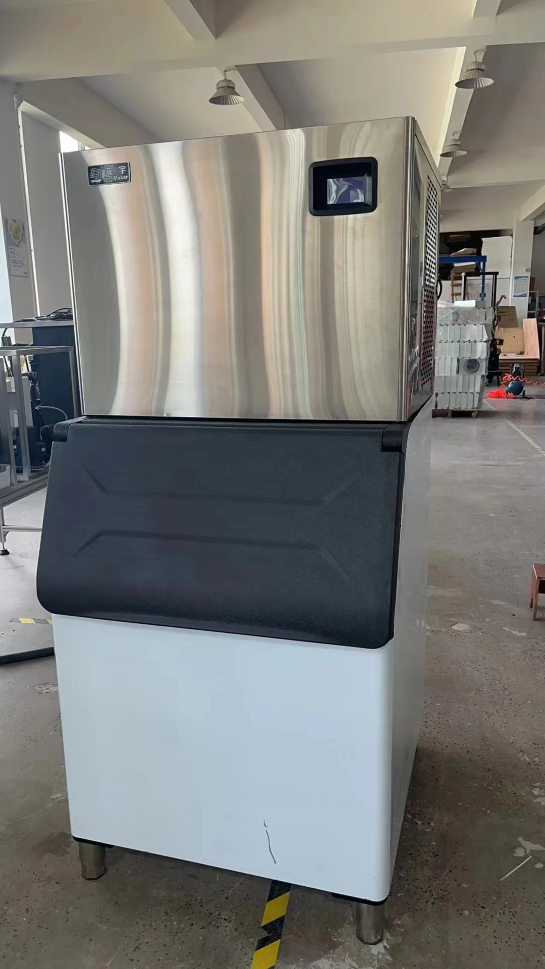 High Efficiency Durable Reliable  Capacities 140kg To 1000kg Air Cooled Commercial Ice Machine Hotel Ice Machines
