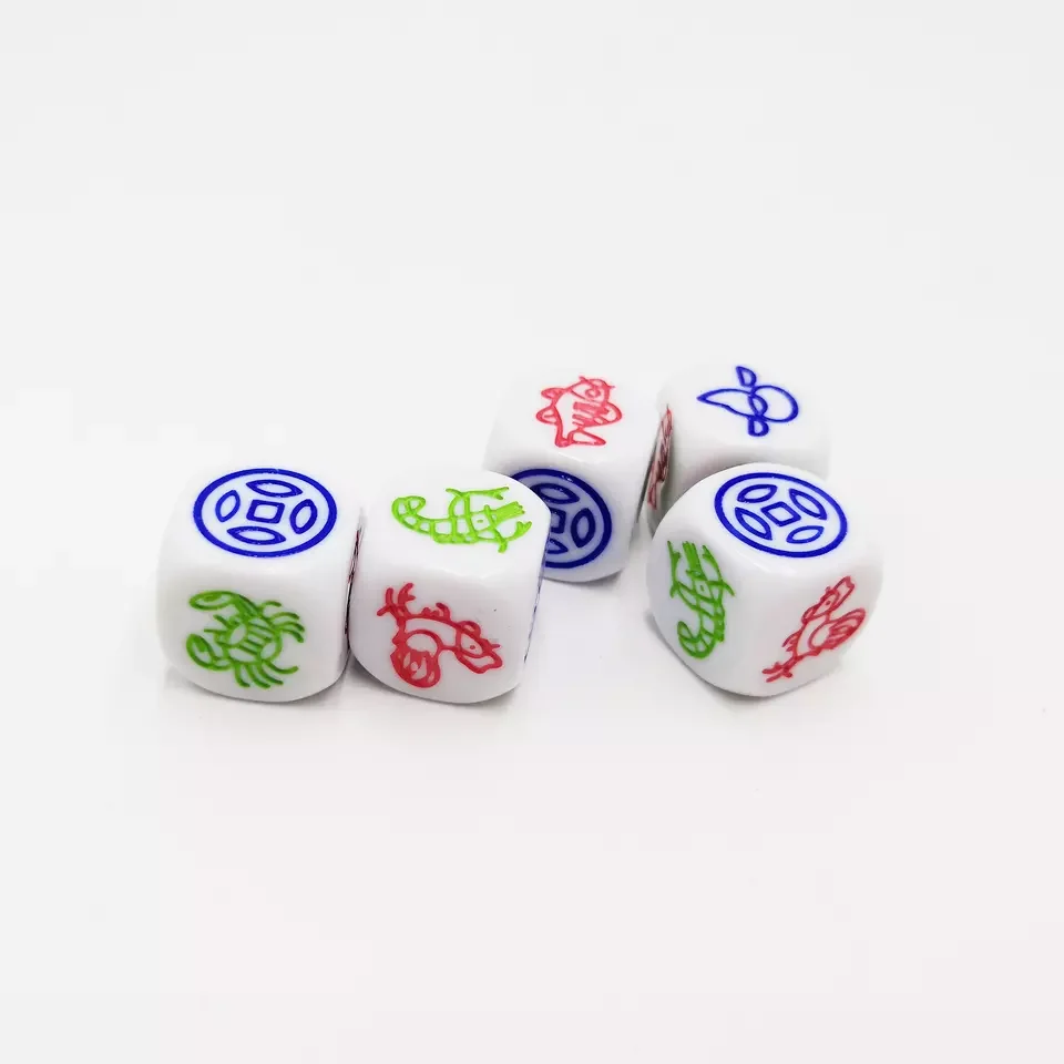 Hot Selling 6-sided Carved Round Corner Acrylic Game Dice Custom