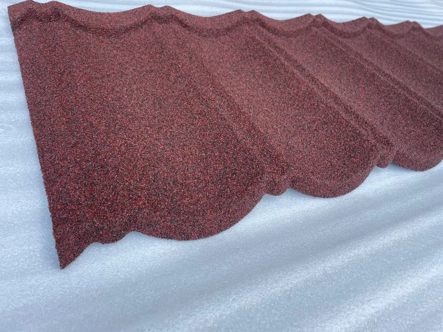 Roof tiles 0.4mm light weight roofing sheet zinc steel galvalume stone coated roofing tile metal