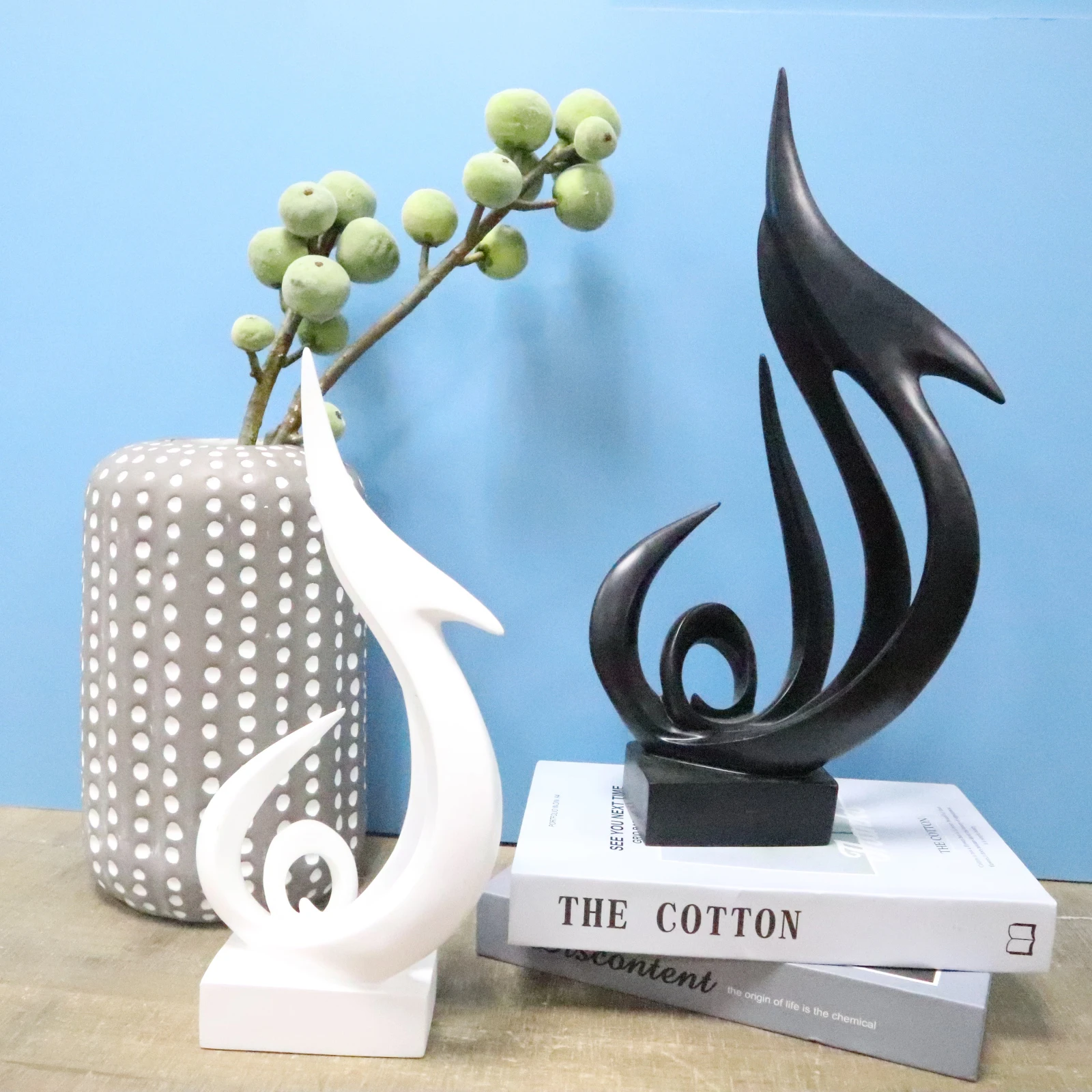 Redeco Irregular Creative Home Decoration Nordic Black White Desktop Ornaments