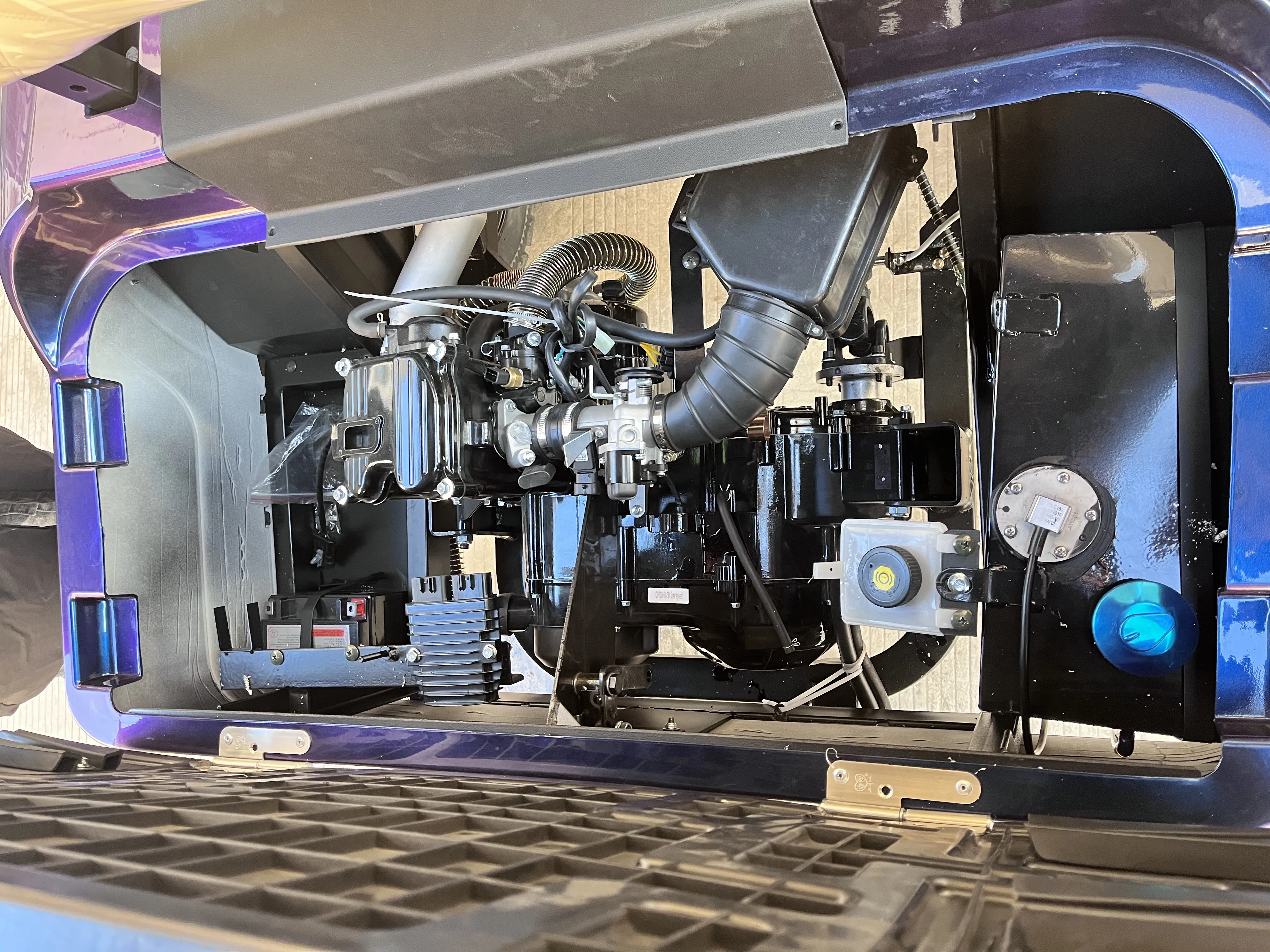 Shining Brand New 6 Person 300cc Gasoline Golf Car 6 Seater Gas Golf Cart