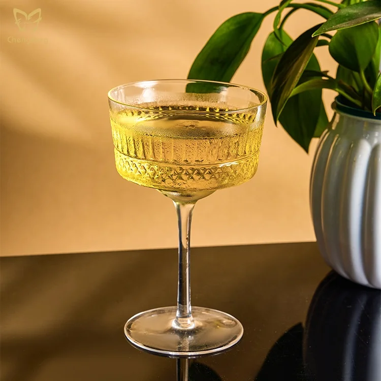 Clear Transparent Crystal Martini Glass Carve Wide Mouth Classic Martini Cocktail Glass For Wedding Party Home Use