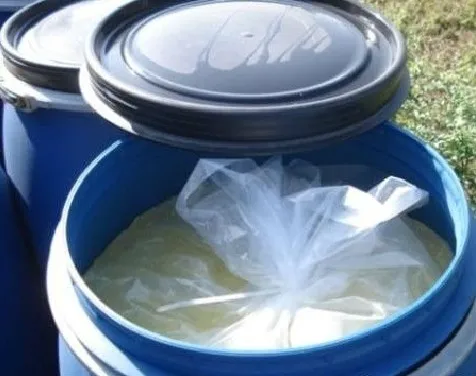 Lauric acid cosmetics Industrial grade dodecanoic acid is available in stock for scented soap washing cosmetics