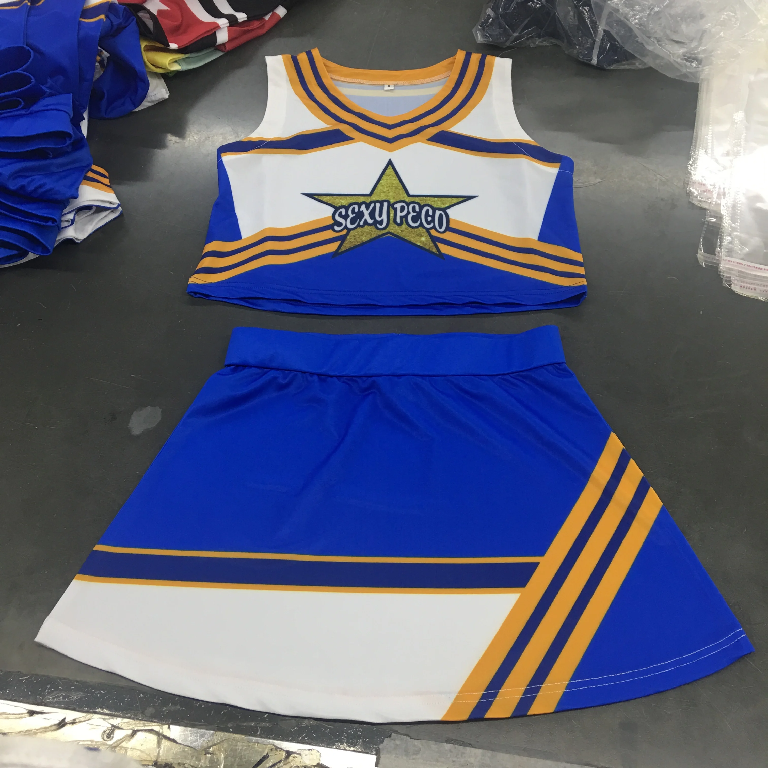 Wholesale Customized Lady Youth Cheerleading Uniforms
