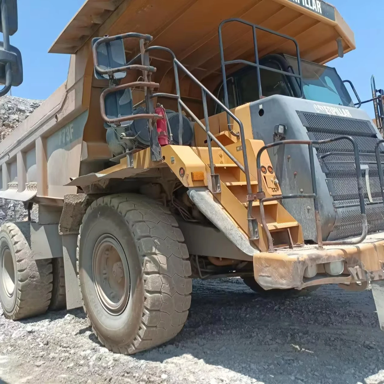 Сша оригинальный Подержанный карьерный самосвал CAT 773F Caterpillar карьерные грузовики б/у для продажи