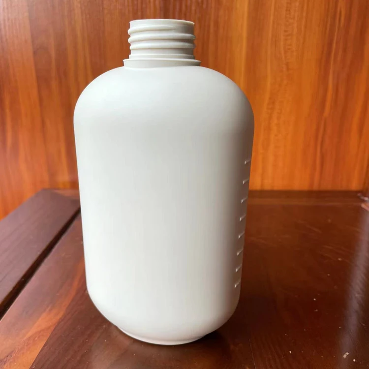 Wholesale custom 500ml plastic white HDPE round lotion bottle for shampoo body wash skin care packaging