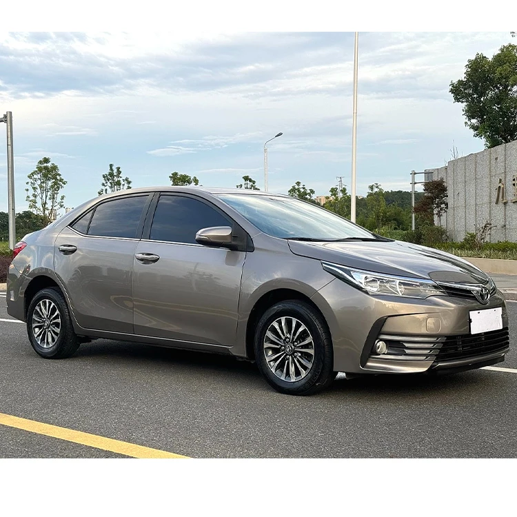 Горячая Япония 2017 Toyota Corolla 1 2 T S-CTV GL бензиновый седан подержанные автомобили для продажи