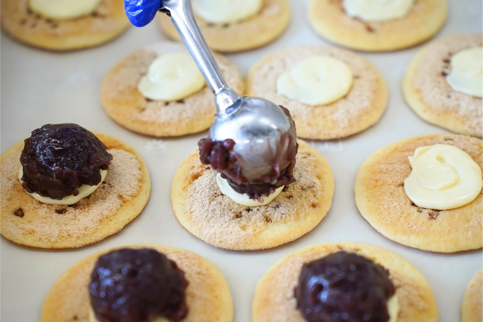 Hot sell healthy food bulk popular baked Japanese snacks sweet pancake dorayaki cake