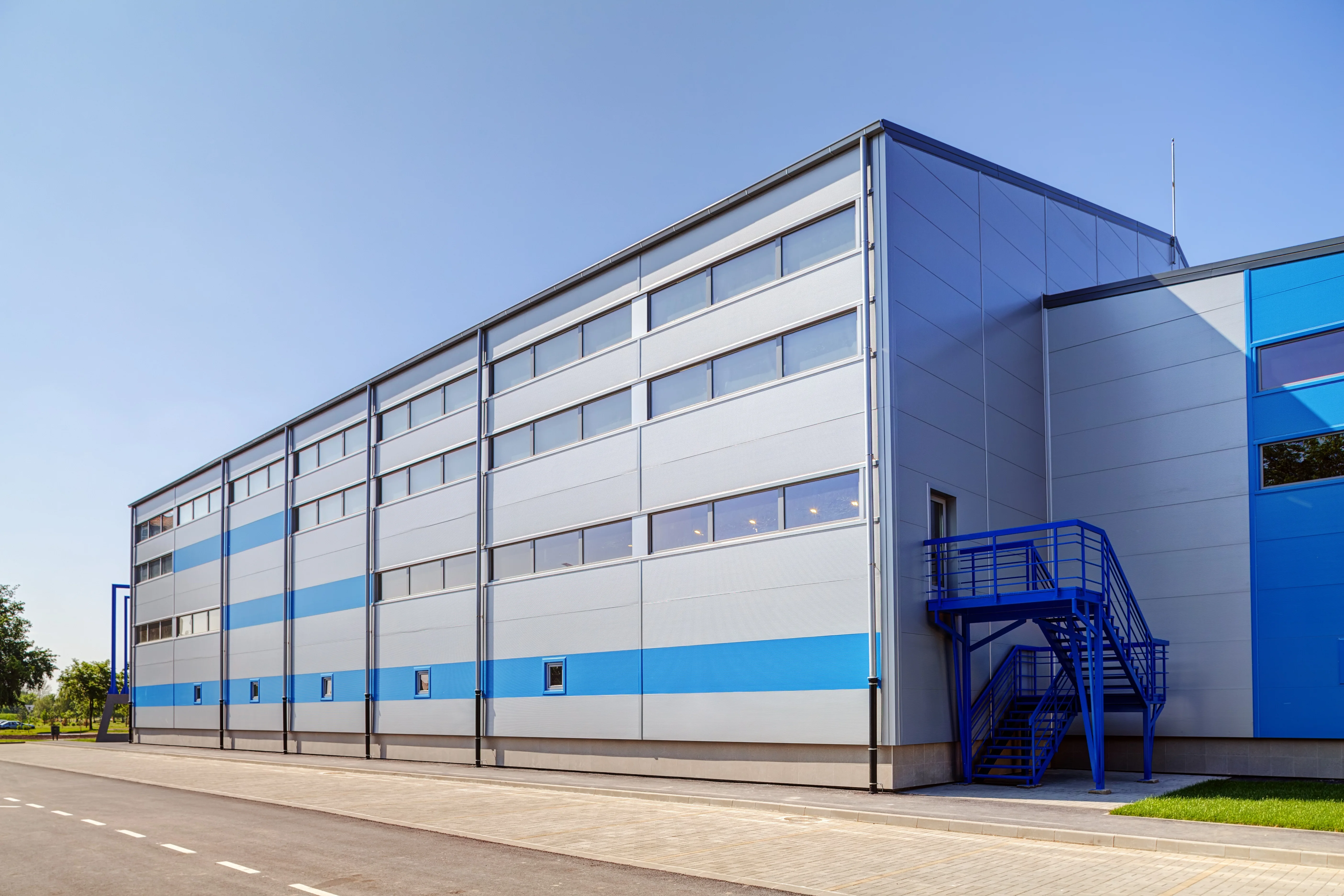 Customized Heat Insulated Steel Structure Workshop Factory with Crane From Qingdao China