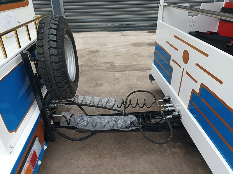 Yimiao 2023 New  Directly factory Big size 60 persons Diesel Train Battery Trackless Train Ride Road Train For Sale