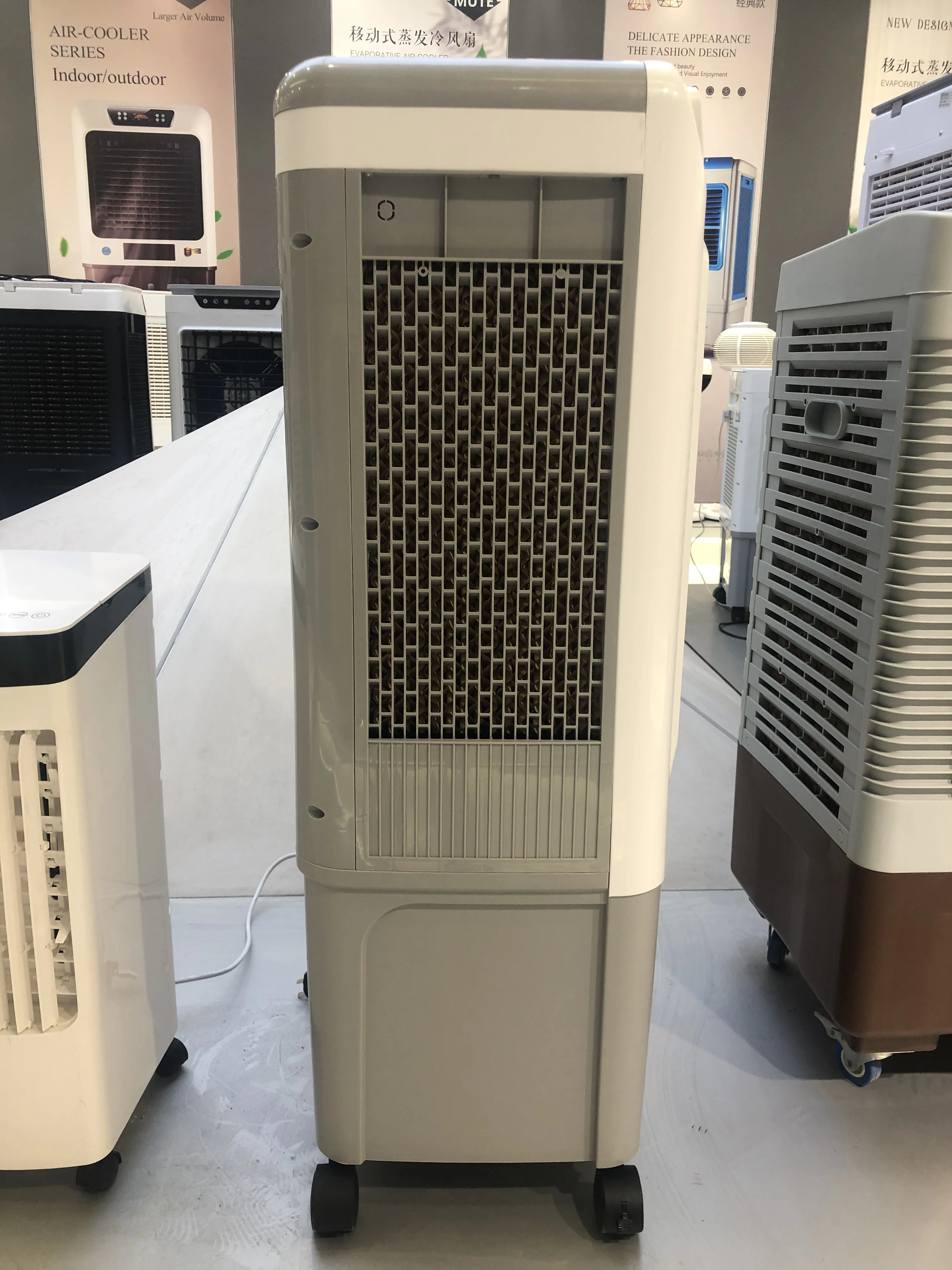 Быстрое охлаждение 4000CFM 80 Вт 36L вентилятор кондиционера с тремя скоростями вентилятора 100% медного двигателя