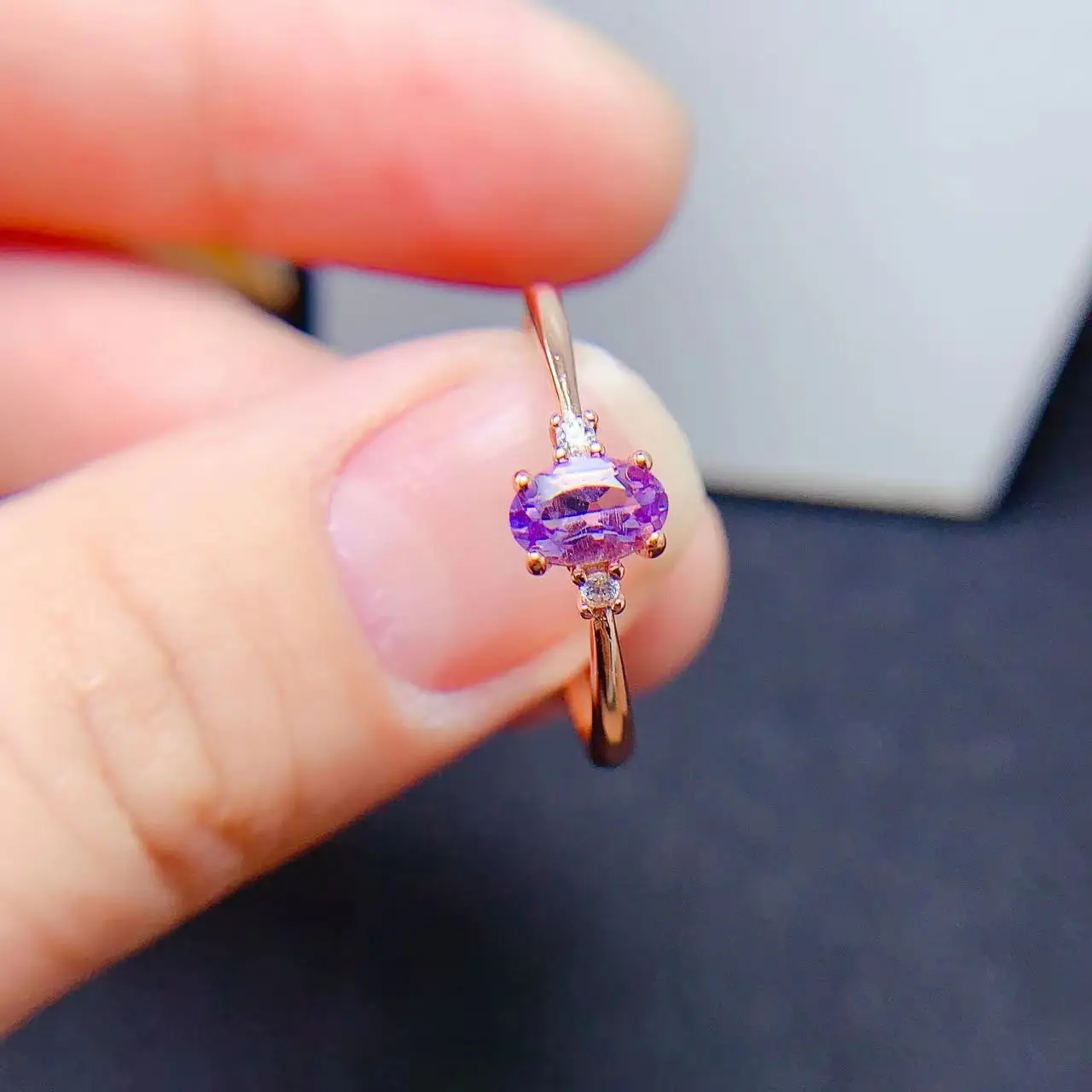 Хорошая цена 925 стерлингового серебра 18k позолоченное натуральное аметистовое мини-женское кольцо в Пакистане