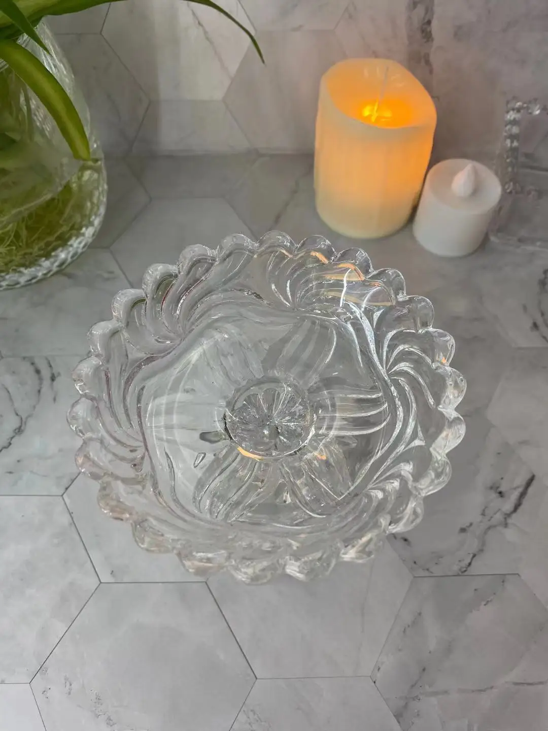 
Wholesale new glass embossing small candy plate snacks plate for kitchen and restaurant 
