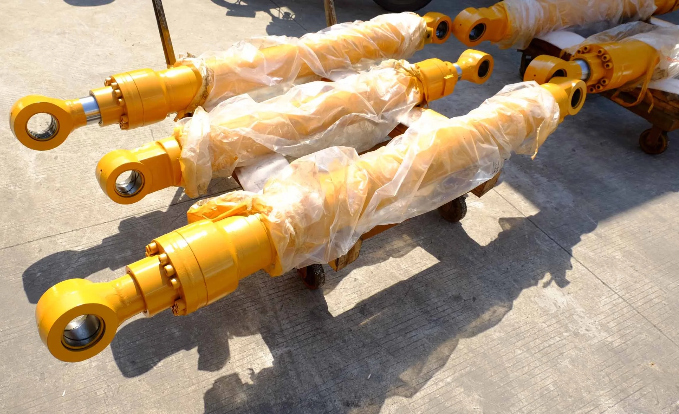 Sell for CAT, Kobelco, Sumitomo, Doosan, Kato, Volvo, Sany Arm/Boom/Bucket Hydraulic Cylinder