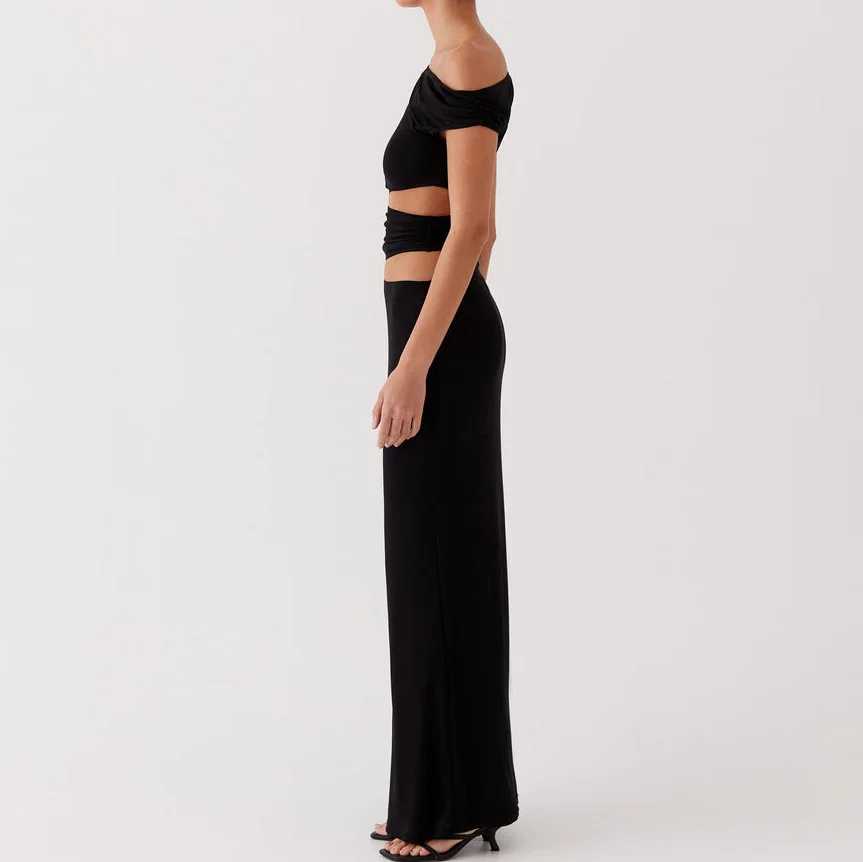 Custom Hollow Out Sexy Solid Pattern Elegant Lady Black Hollow Out Off-the-Shoulder Long Maxi Dress Women
