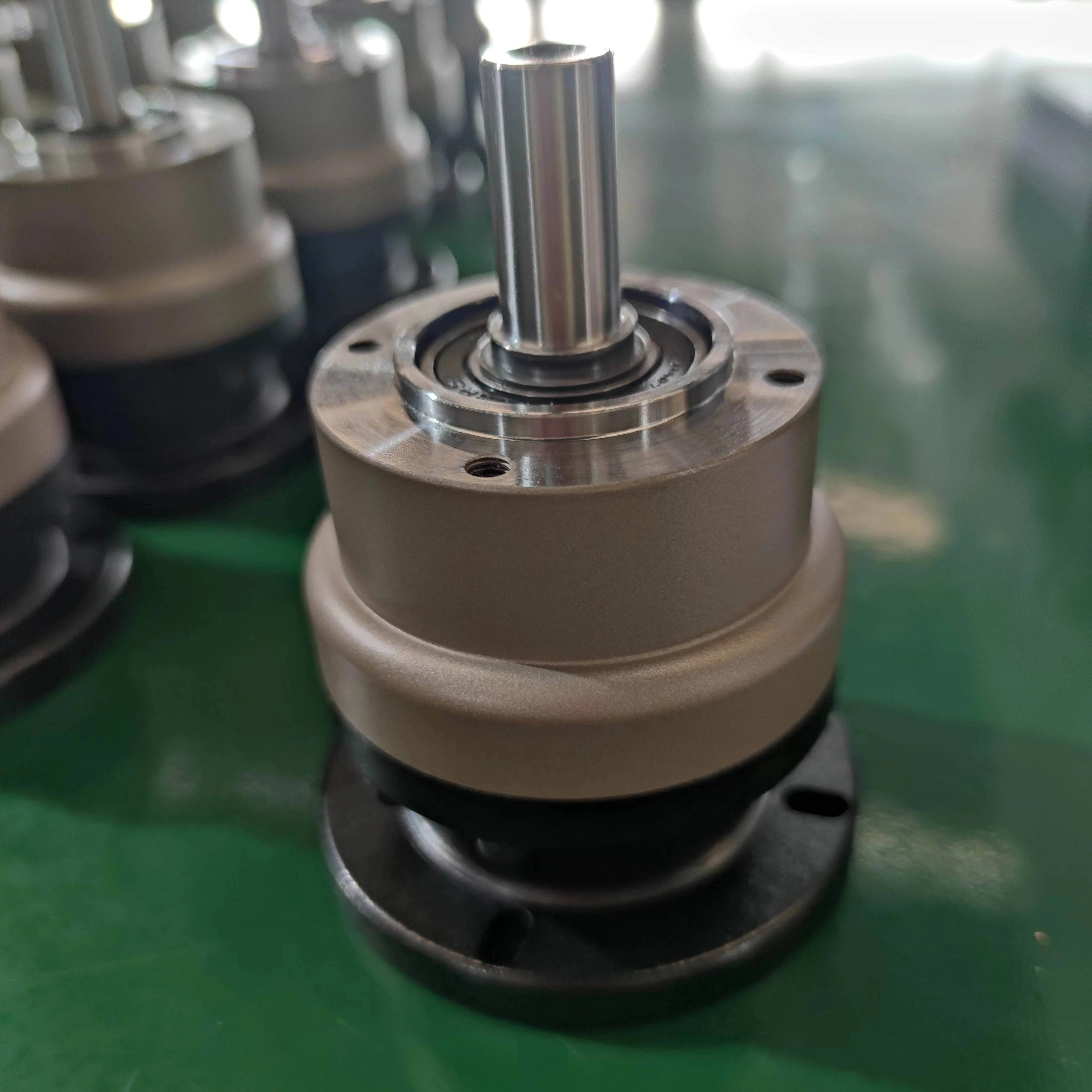 MPL060 gearbox planetary with circular input flange