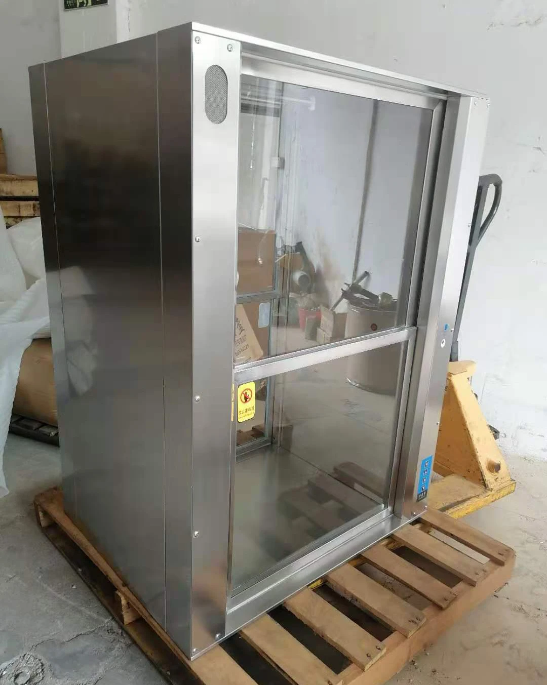 2022 Mask Factory Tunnel Conveyor Air Shower Type Pass Box Auto Roll Conveyor Line Air Shower Clean Room