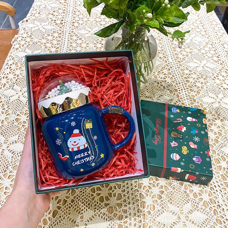 Christmas Ceramic Cup with Cute Couple Handle Office Creative Gift Mug with Lid Micro Landscape Design Europe Style for Party