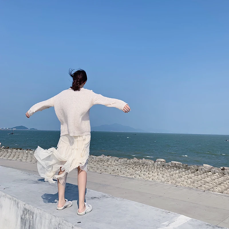 Womens Oversized Chunky Sweaters Casual Loose Knitting Baggy Slouchy Cable Crewneck Sweater with Pompoms