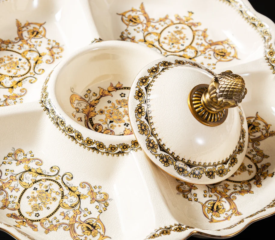 China Manufacture Prices Retro Style  Table Top Home Ornament Candy Dish Snack Plate Four Frames Ceramic Fruit Plate With Lid