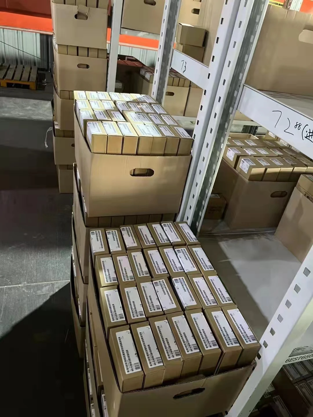 SIEMENS 6ES7131-6BF61-0AA0 A good price 1 year warranty    fits to BU-type A0 The factory price The spot  Brand new and original