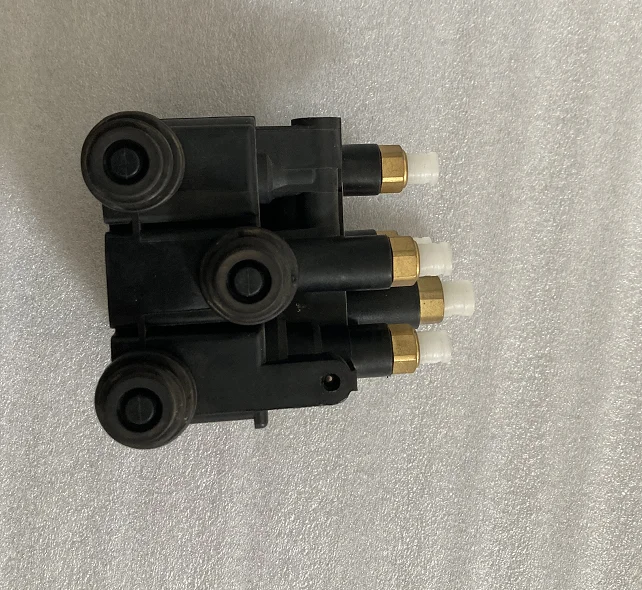  New brand Air suspension valve block OE LR070246 for Range Rover L405 Sport L494