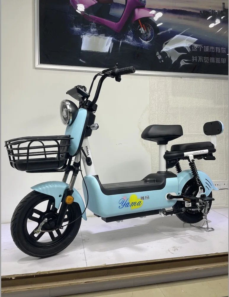 Beautiful fashionable high-quality urban commuting mopes electric vehicles scooters e bike
