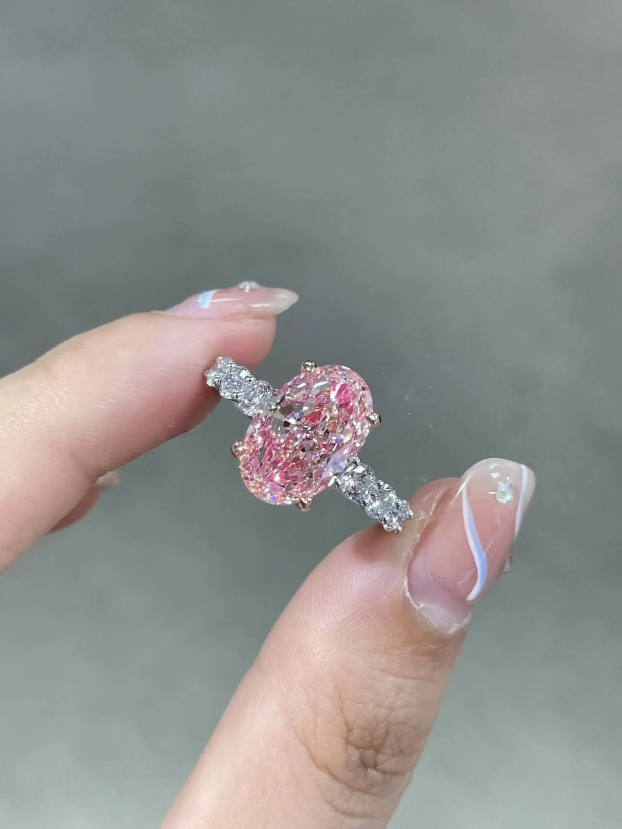 Beauty value pink Lab-grown diamond, VS2,Fancy Light Pink, Oval Cut ring, engagement ring, classic setting
