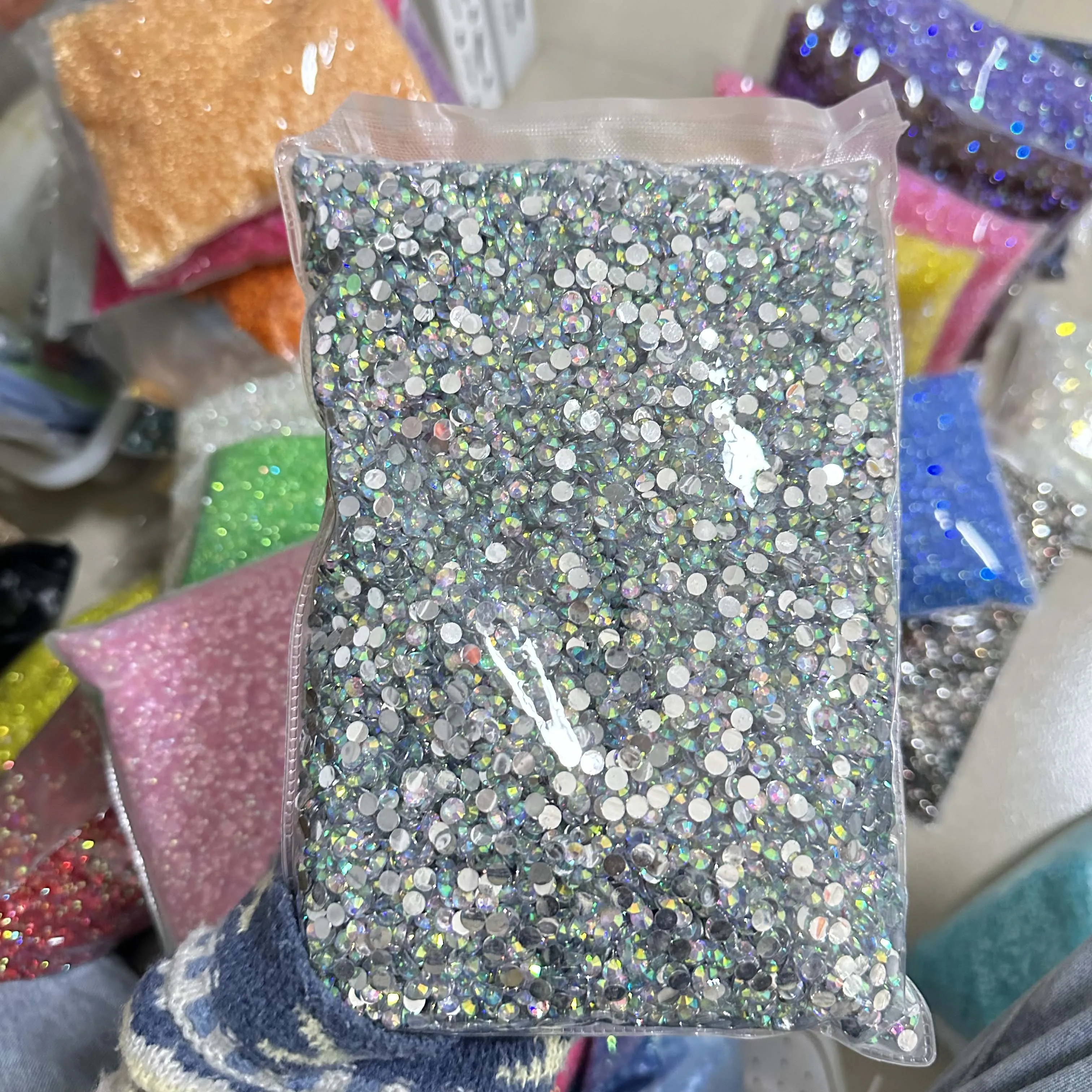 XULIN Wholesale Bling Bling 100 Kinds Colors 2mm 3mm 4mm 5mm 6mm Flat Back Crystal AB Resin Rhinestone for Nail Art Decoration