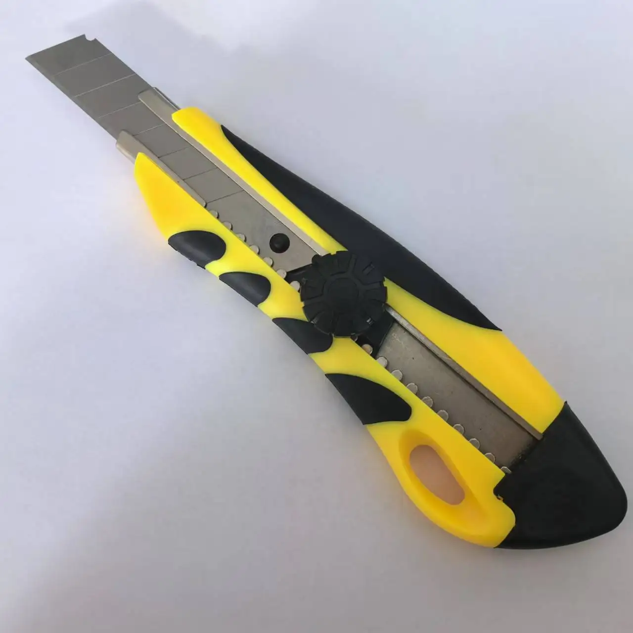 Utility Cutter Knife Portable Handle Sharpen Steel Blade Pocket Camping Stretchable Tactical Survival Cutter Blade 18mm Knife