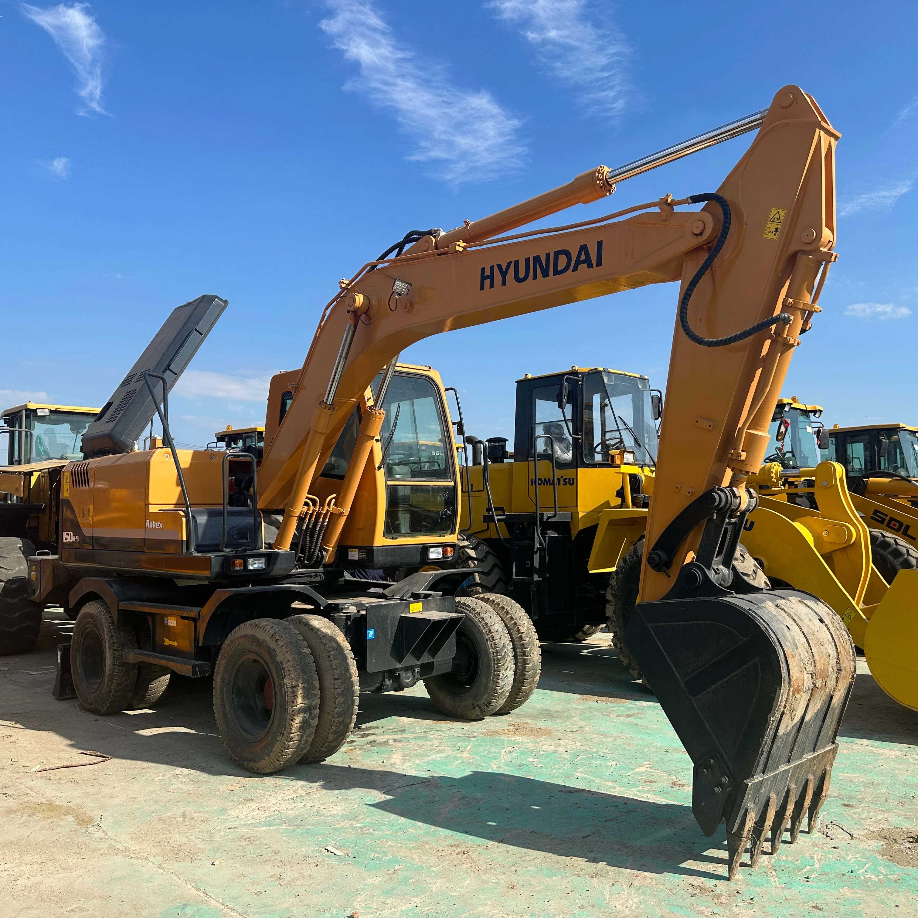 Hyundai R150W-7 подержанный колесный экскаватор 15 тонн Средний ковш гусеничный аграрный R150 для продажи по низкой цене