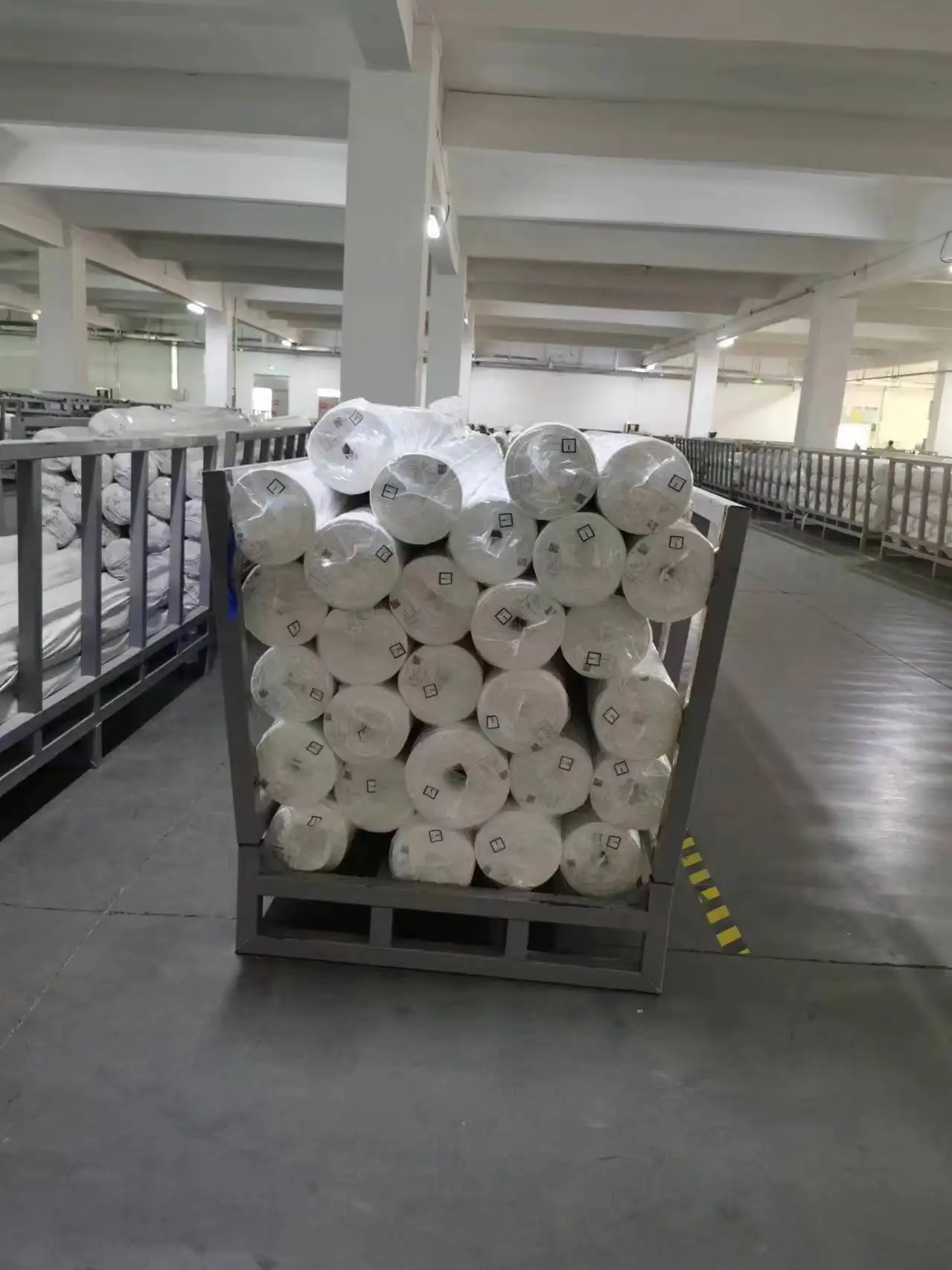 Wholesale 100% 300Tc Satin White Bed Linen Canadian Cotton Bedsheet Fabric For Hotel Bedding