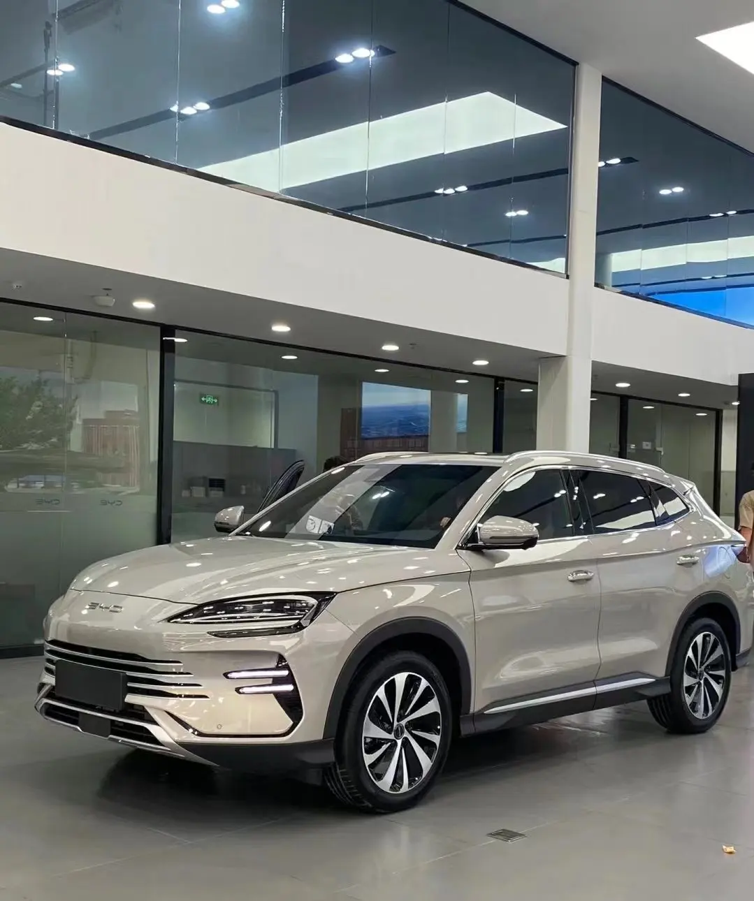 2025 BYD Song плюс флагманский электрический внедорожник Новый крутой компактный eev 605 км дальний радиус действия 520 автомобиль на выносливость 4x4 чемпионский запас