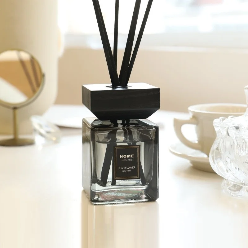 Custom Luxury Designers 100ml Empty Brown Fragrance Glass Aromatherapy Reed Diffuser Bottle Perfume with Wooden Lid