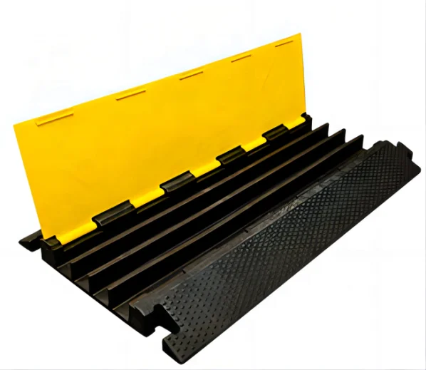 4 Channel rubber road cable ramp protector cover in speed hump