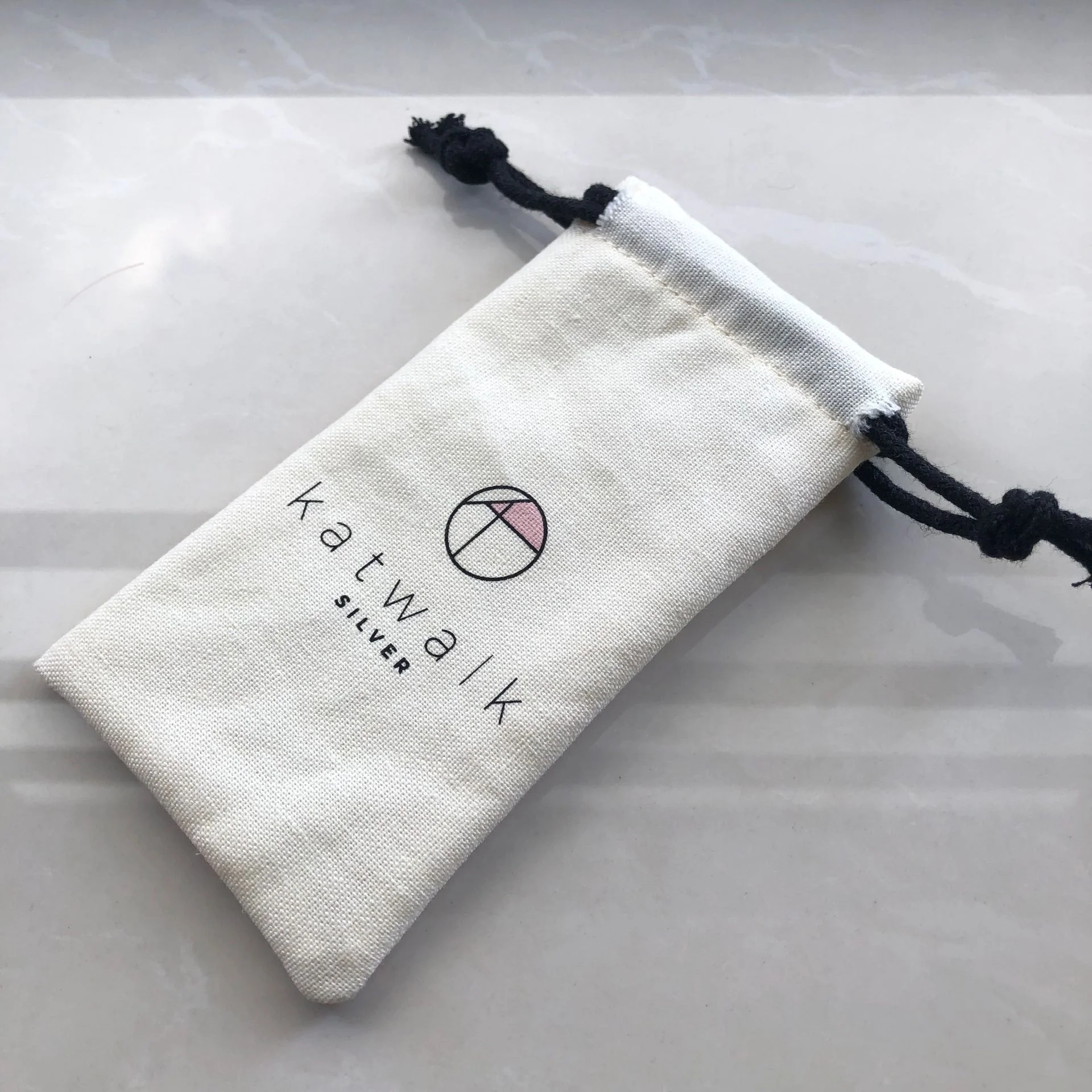 Маленькая хлопковая упаковочная сумка на шнурке