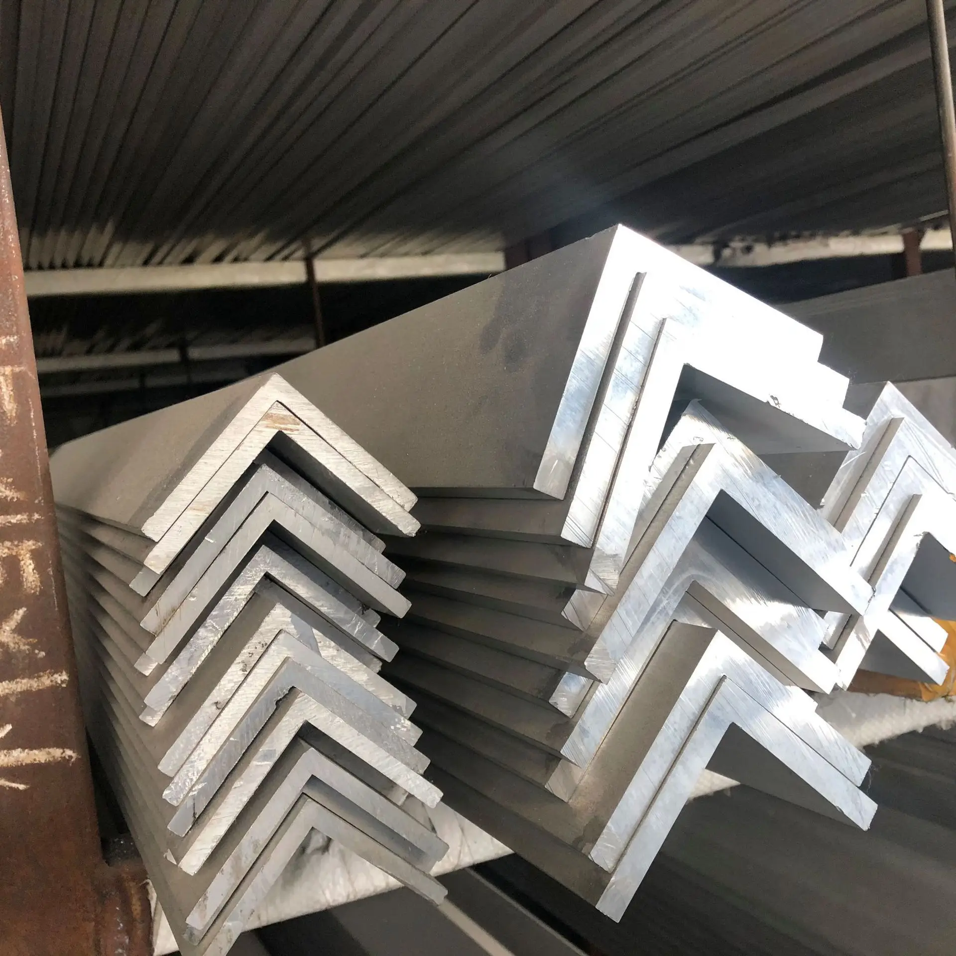 40X40 Welding Carbon Universal Punhed Rain Gutter Angle Iron