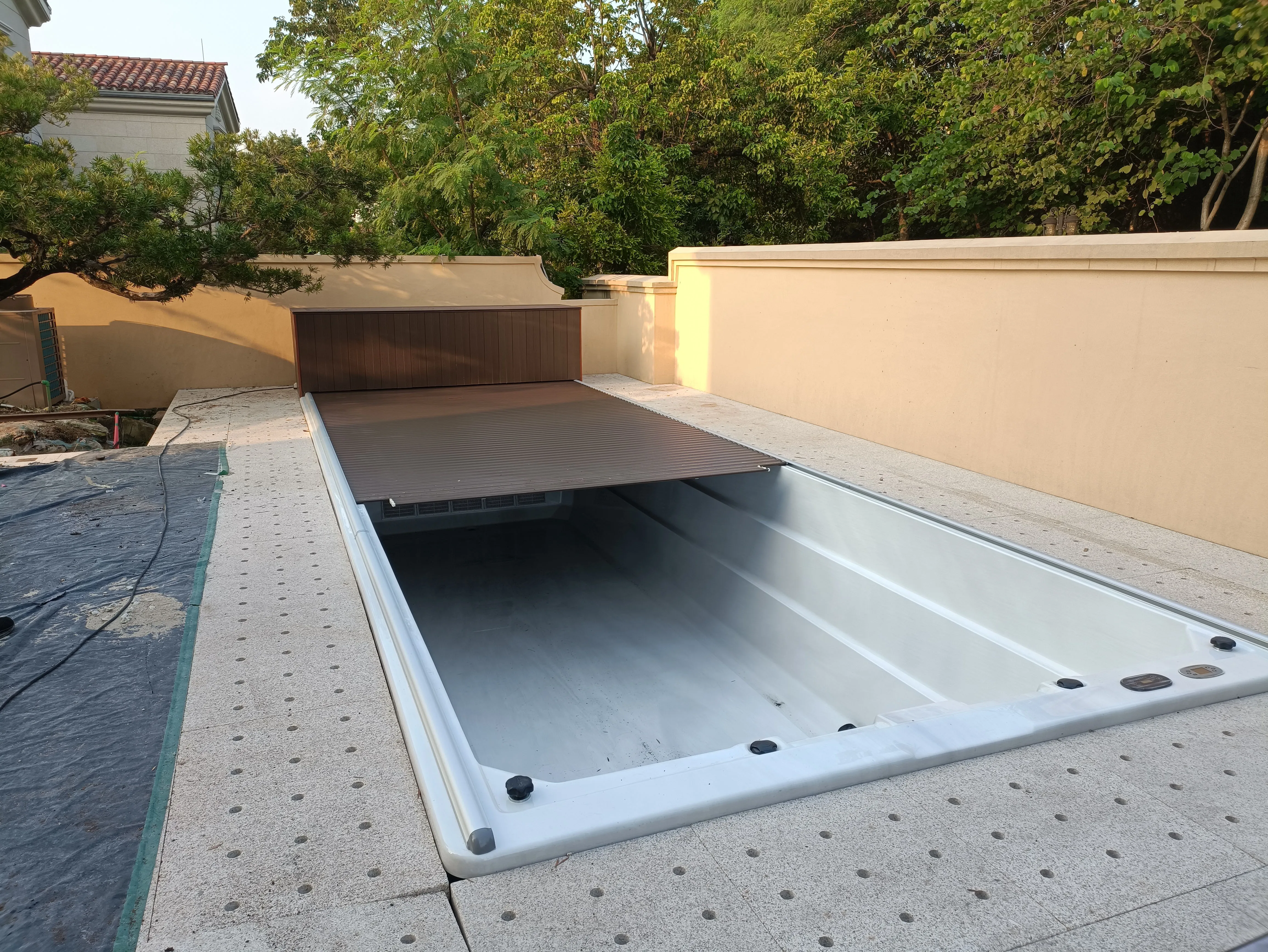 Крышка для бассейна с автоматическим вращением креативной свободной