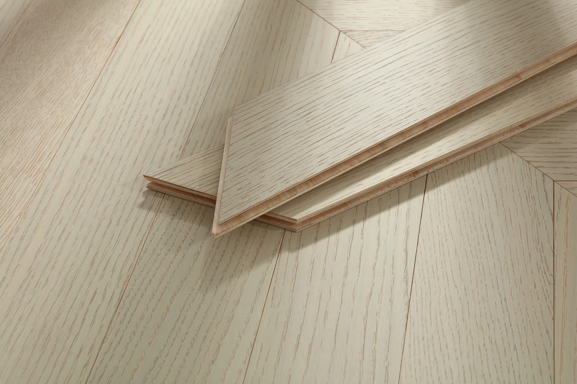 Good price natural engineered french oak floor herringbone/chevron oak wood parquet flooring