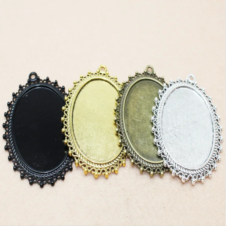 2021 Hot Sale Vintage Openwork Lace Oval Frame Base Photo Blank 30mm Bezel Pendant Tray