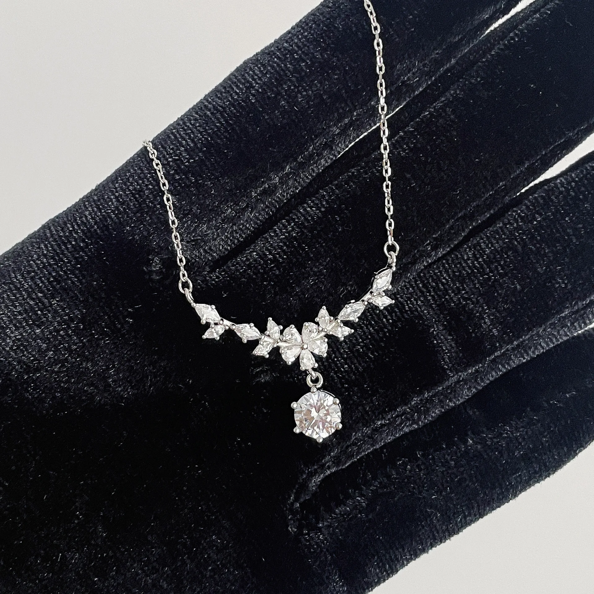 DAIHE NC6566 Leaf Water Drop Flower Pendant Fashion 925 Silver Non-fading Zircon Necklace Couple Dating Fashion Necklace