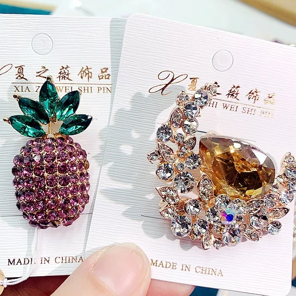 Wholesale High Quality Korean Diamond Pearl Butterfly Brooches Alloy Flowers Brooches Rhinestone