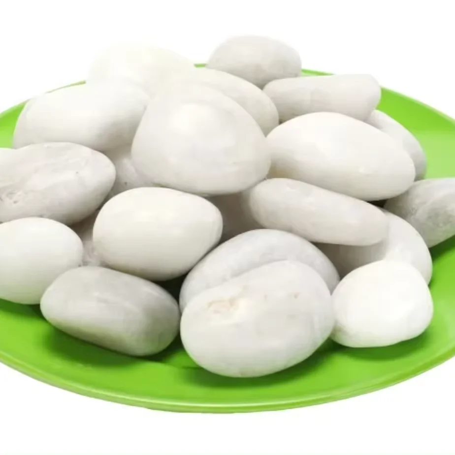 Chinese manufacturers offer discounted prices for white pebbles