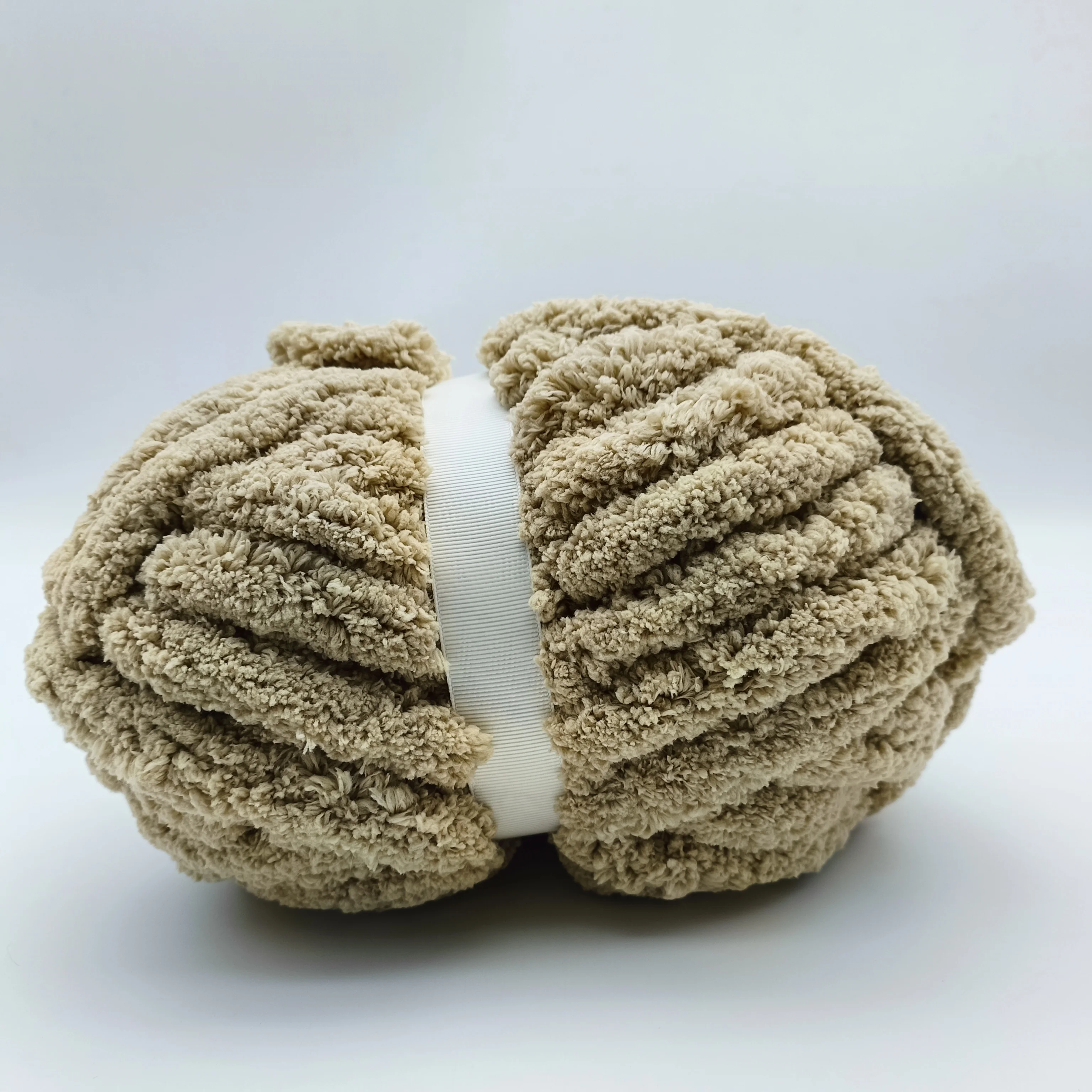 Home decor giant yarn 100%polyester 240gram/roll 25meters for handmade blanket