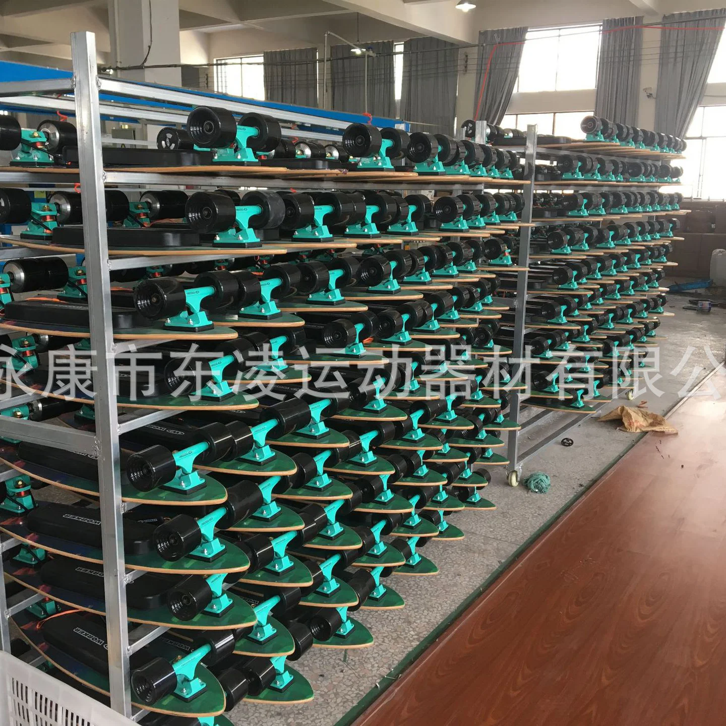 2024 USA warehouse stock Portable mini board bearings skateboard e skateboard skateboard electric