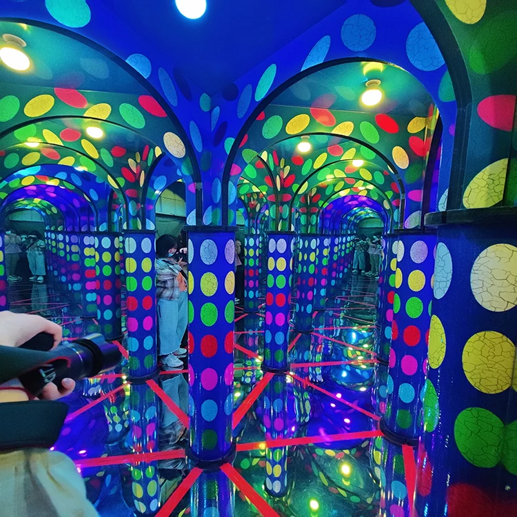 Attraction mirror labyrinth customized theme park amusement rides mirror maze for sale