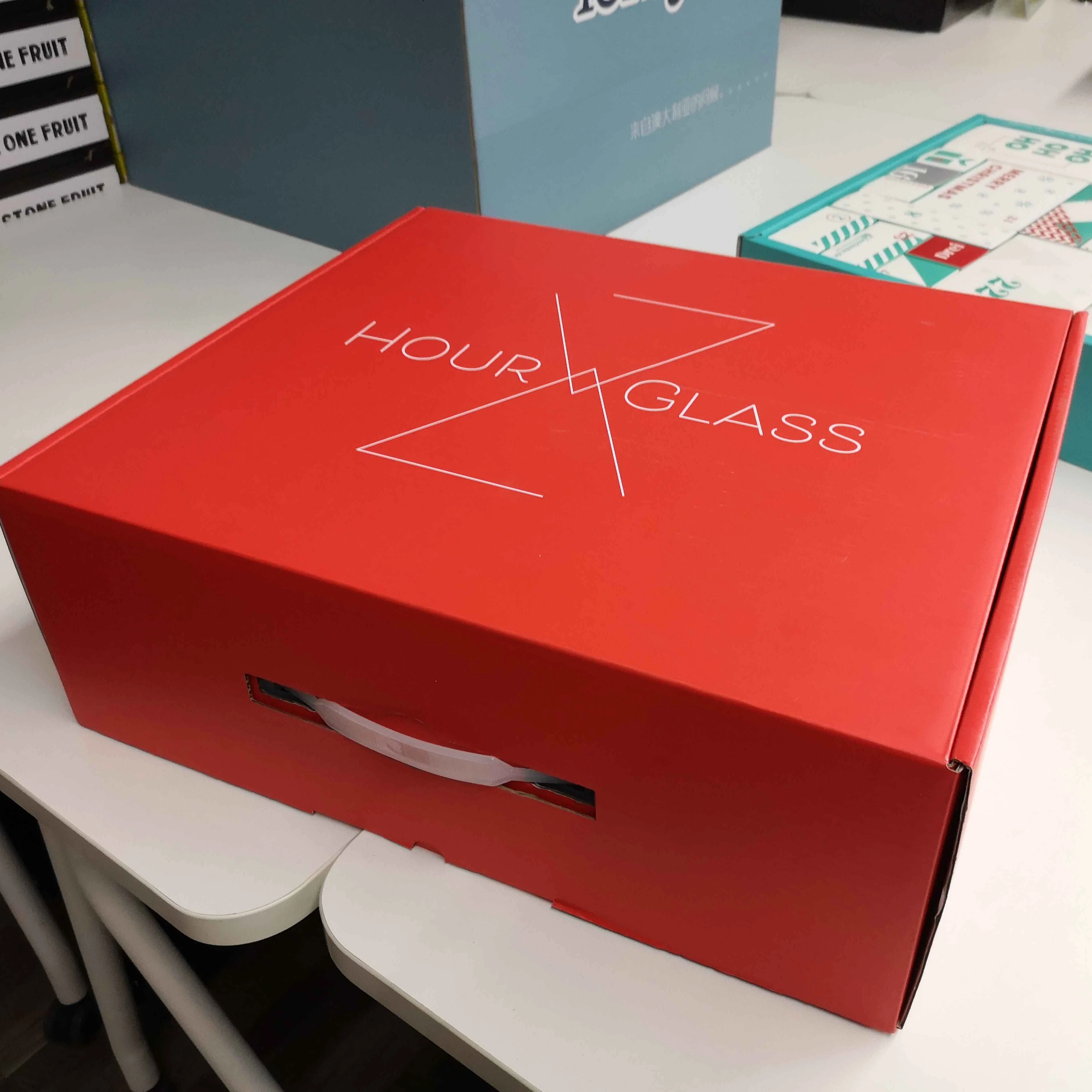 Customized Red Color Corrugated Paper Mailer Box Tuck Top Storage Box with logo offset printing with plastic handle