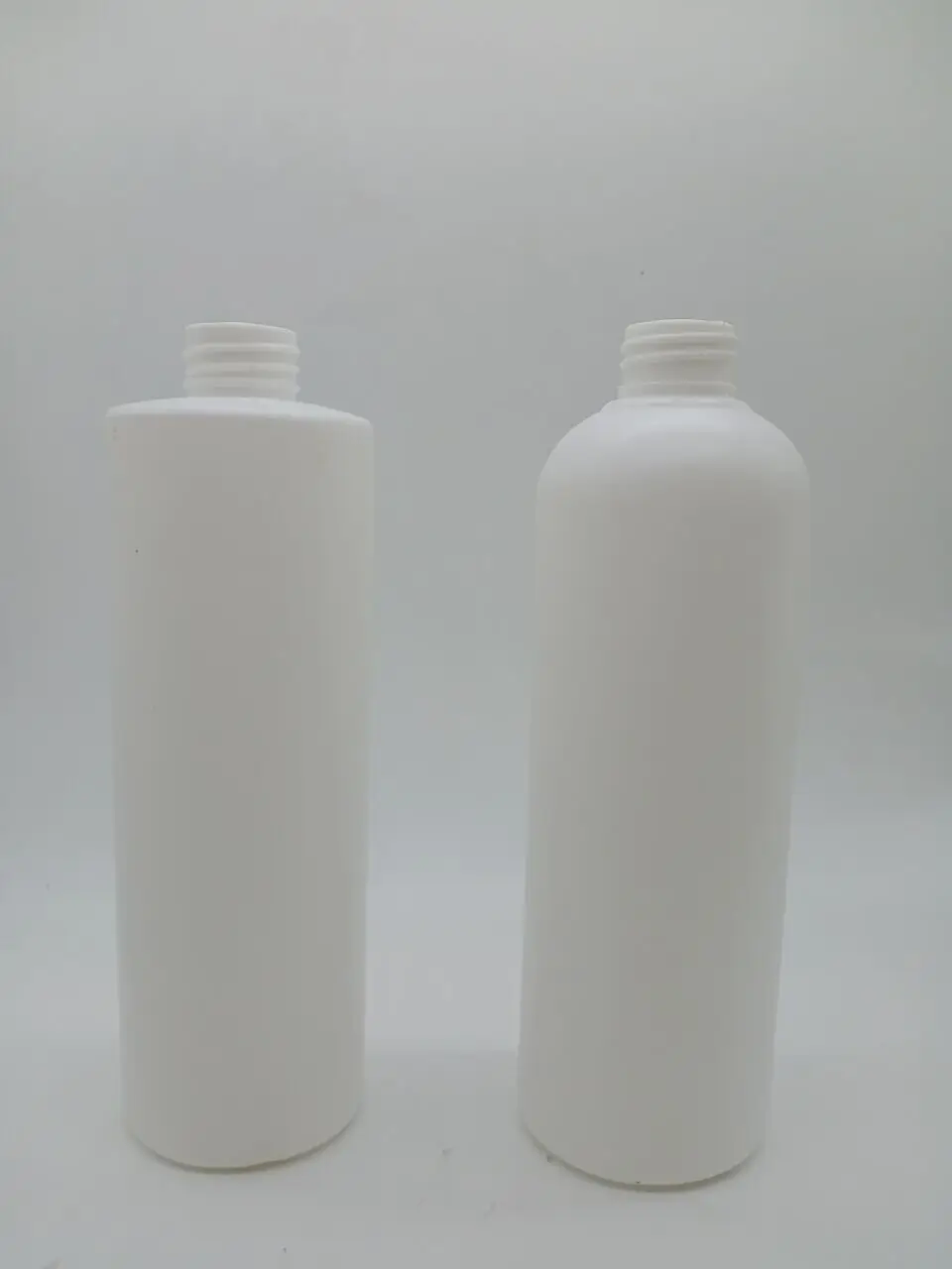Manufacturer 16oz Fast Delivery Round Shape Plastic HDPE White Trigger Sanitize Chemical Cleaning Spray Bottle 500ml