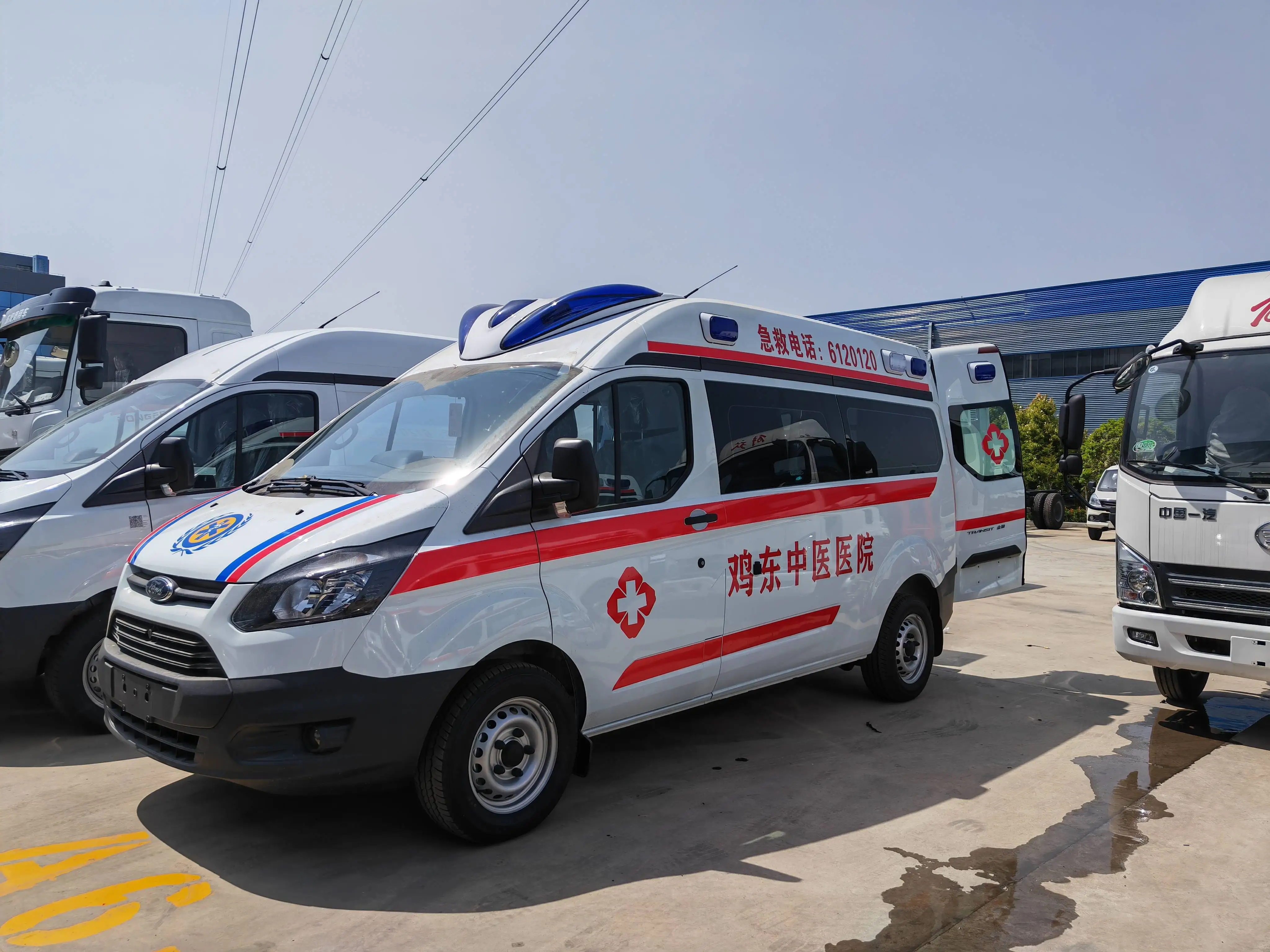 China Factory Good Price Ambulances Truck Manufacture Emergency Vehicles ambulance supplier for sale